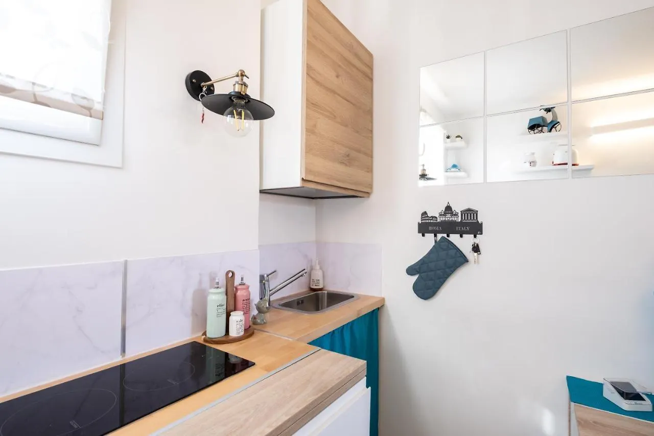 Romantic Tiny House Aventino Apartment Rome