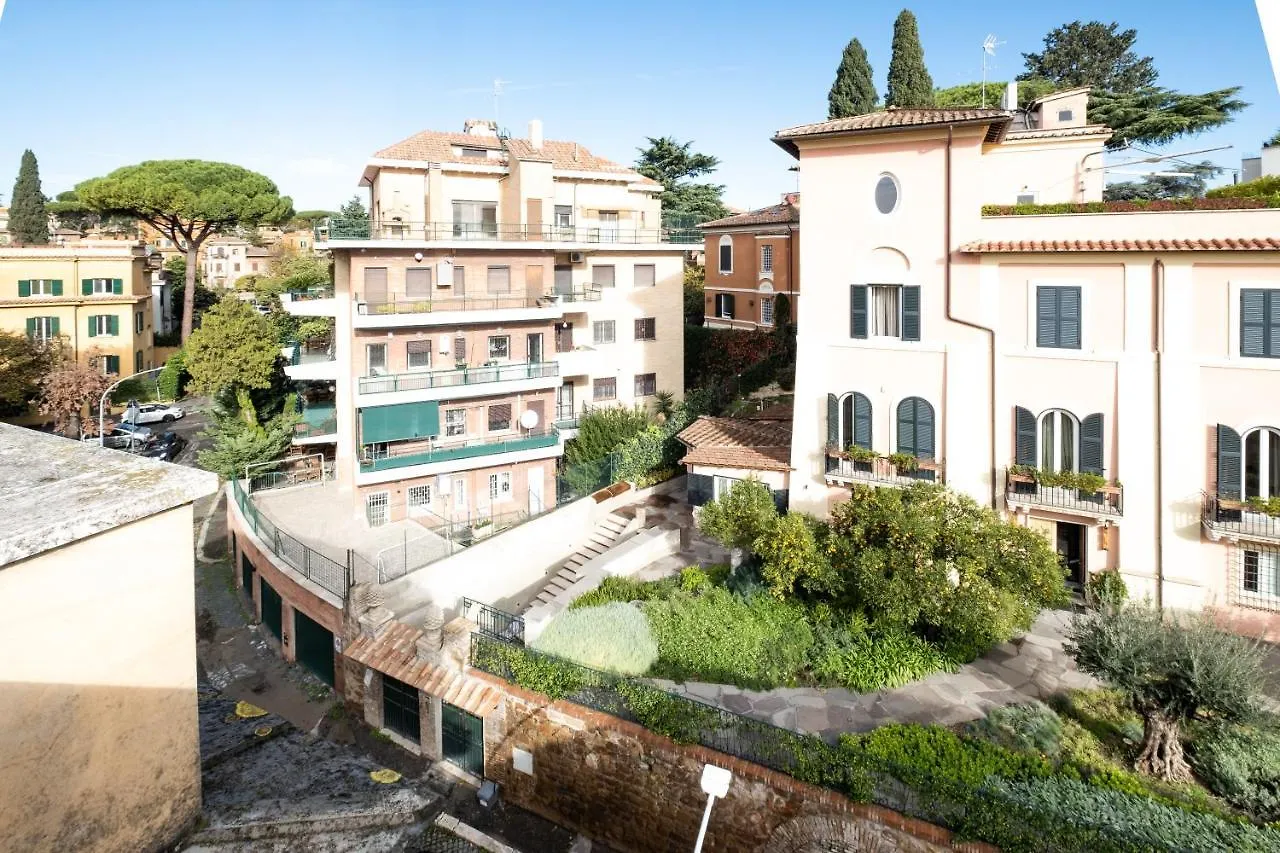 Romantic Tiny House Aventino Apartment