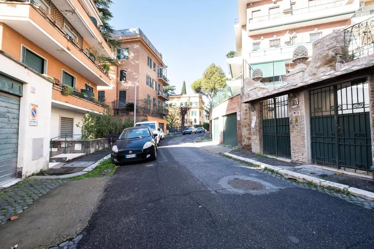 Apartment Romantic Tiny House Aventino