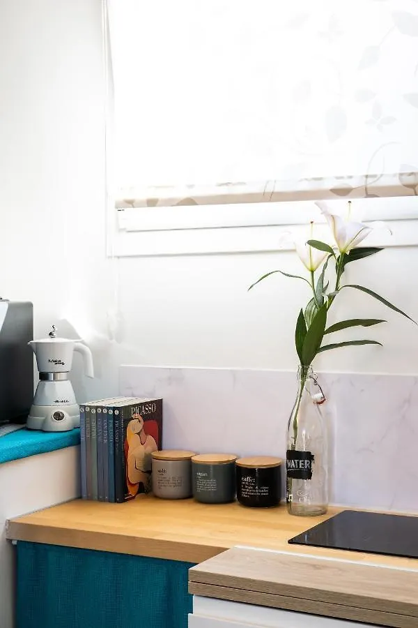 Apartment Romantic Tiny House Aventino